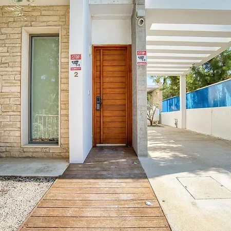 After B00klng Must Scаn Qr-c0dе --downtown 2 * Paphos