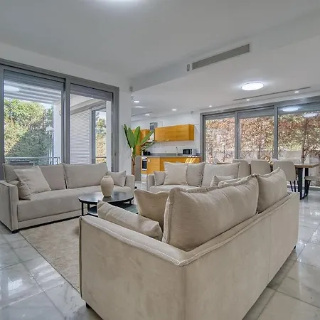 After B00klng Must Scаn Qr-c0dе --downtown 2 * Paphos